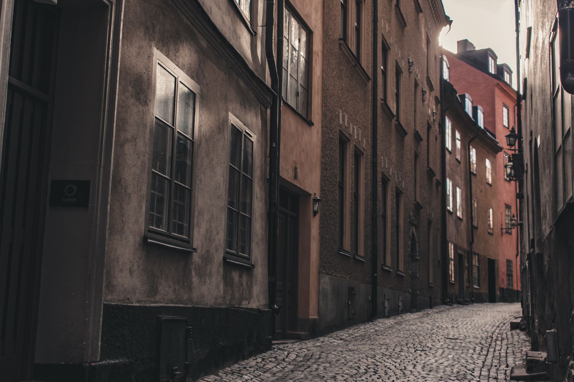 A picture of a narrow street in Central Stockholm