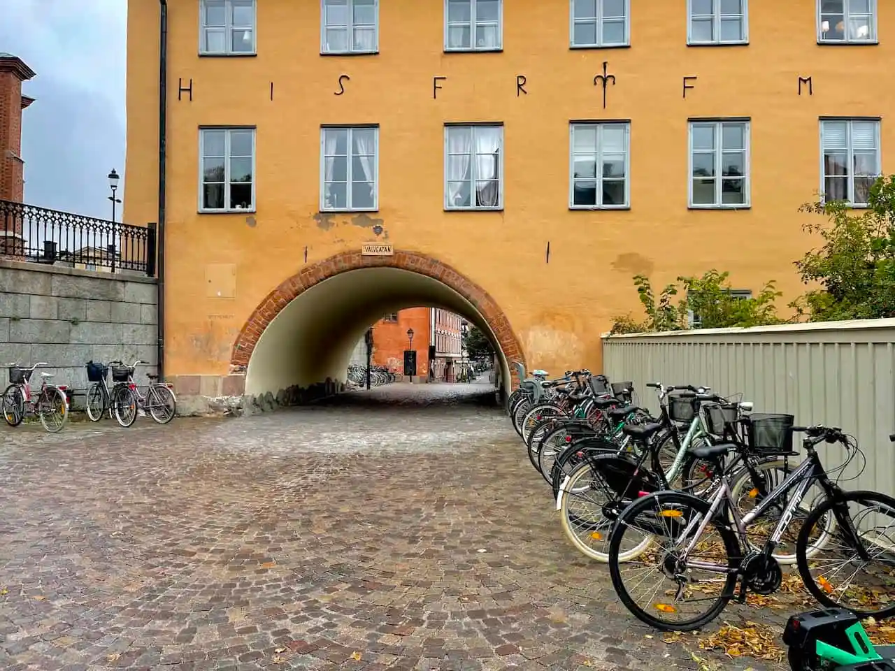 Navigating Uppsala's Public Transportation System: A Guide for International Students