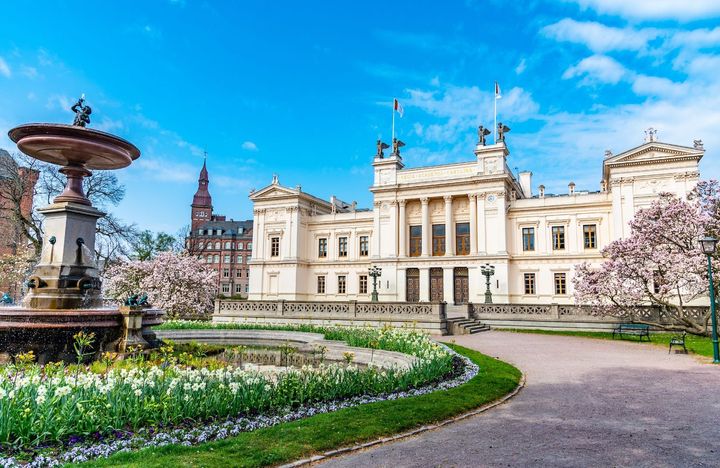 A picture showing the main building for Lund University on a clear day.
