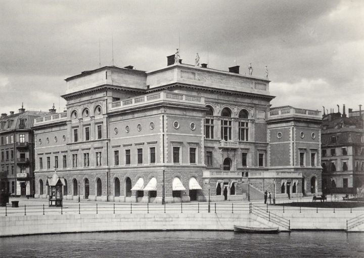 A black and white image of Sweden's Royal Institute of Art.